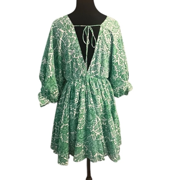 VICI Dresses & Skirts - Women's VICI Green & White Floral Mini Dress S
